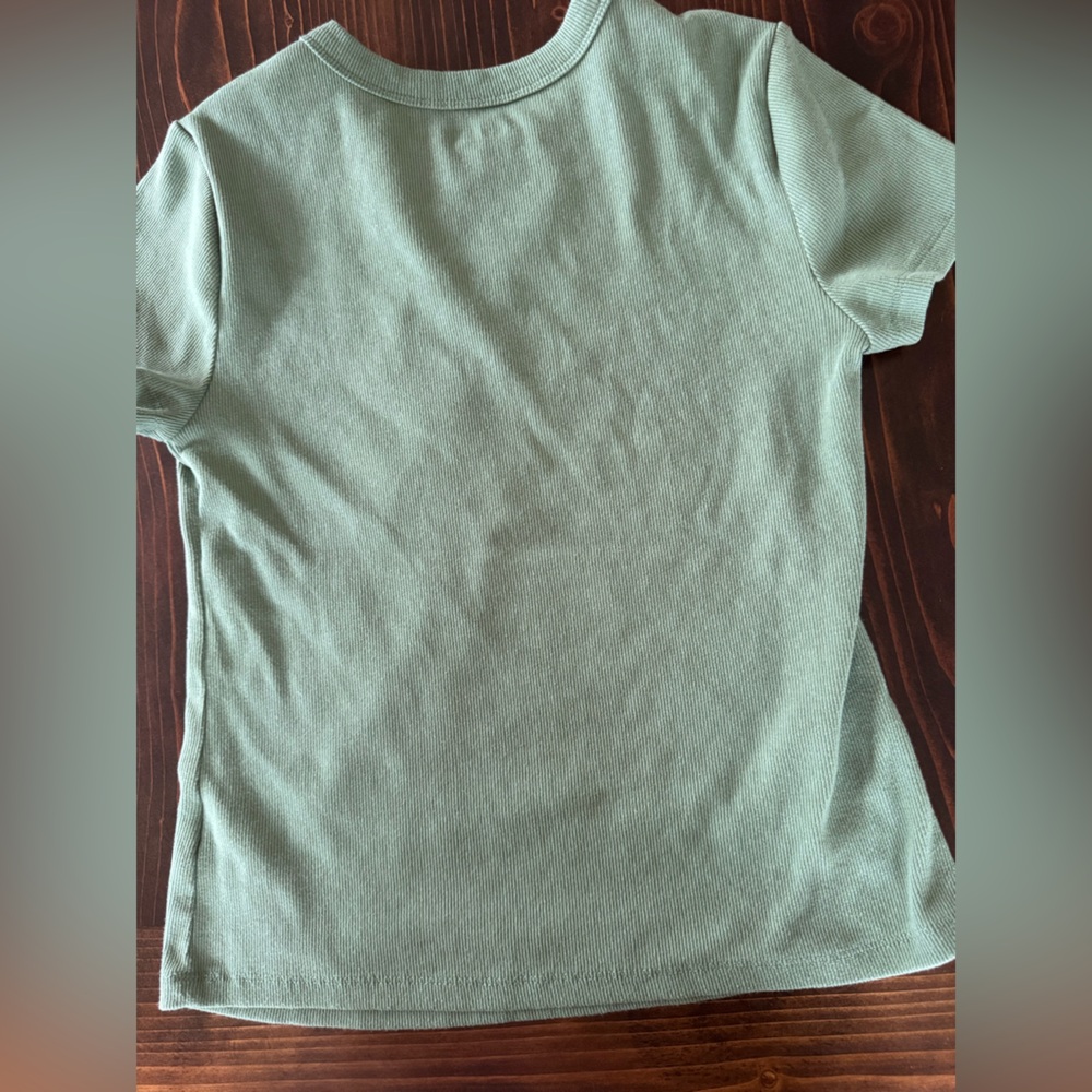 Mint colored tee women’s M